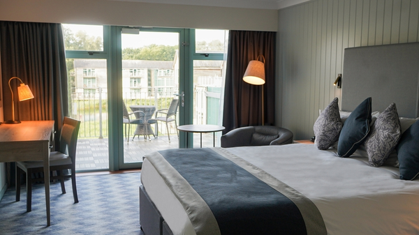 Book Direct and Save Up to 20% with Applause