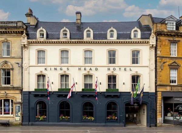 Client Image: Kings Head Hotel Outside