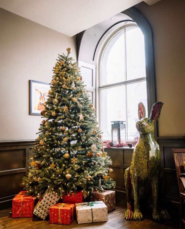 Carol Singing at the Kings Head Hotel, Cirencester
