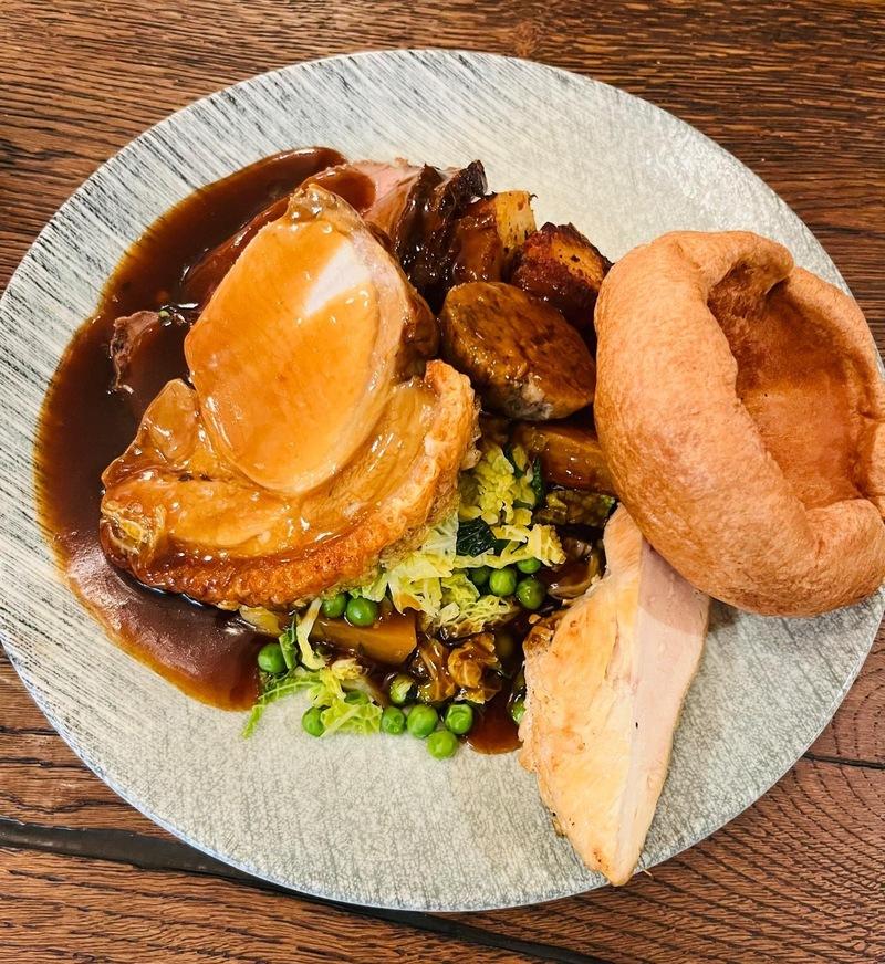 A Sunday Roast to crown the week at The Kings Head Hotel Cirencester