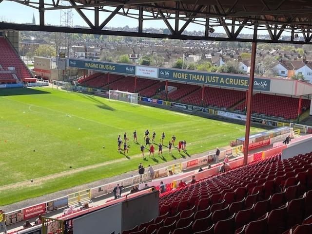 Colston agrees new contract with Swindon Town